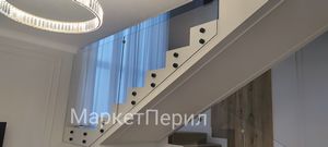 Перила из стекла для лестницы в Крыму