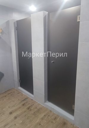 Стеклянная дверь для душевой